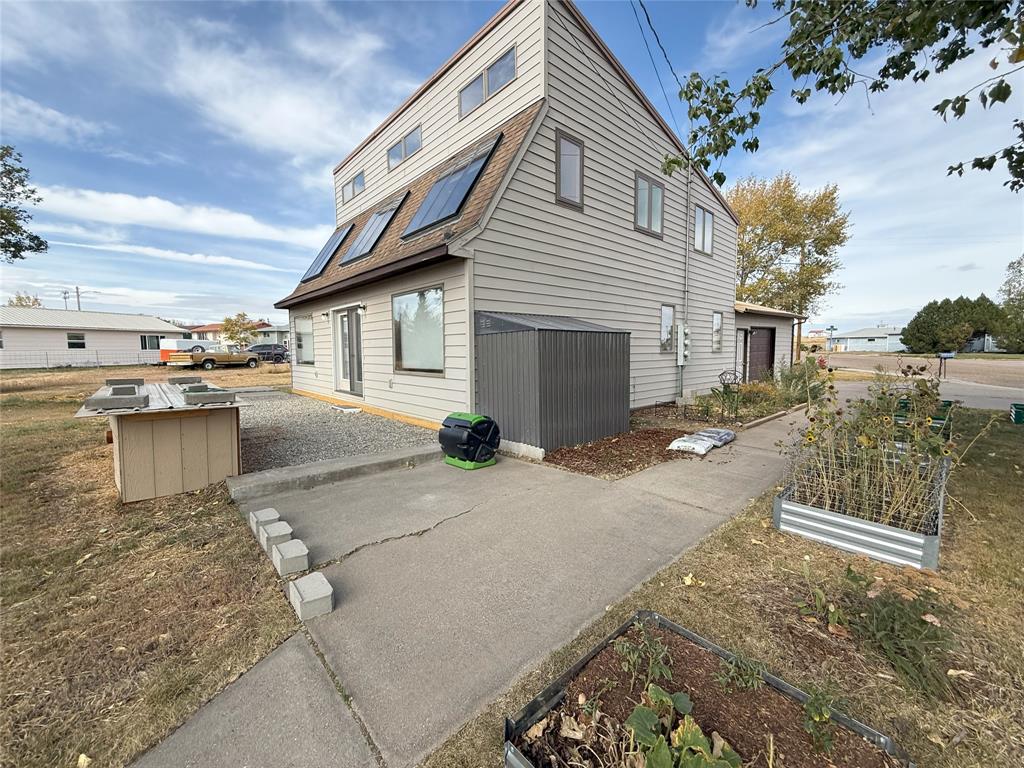 237 5th Avenue NE