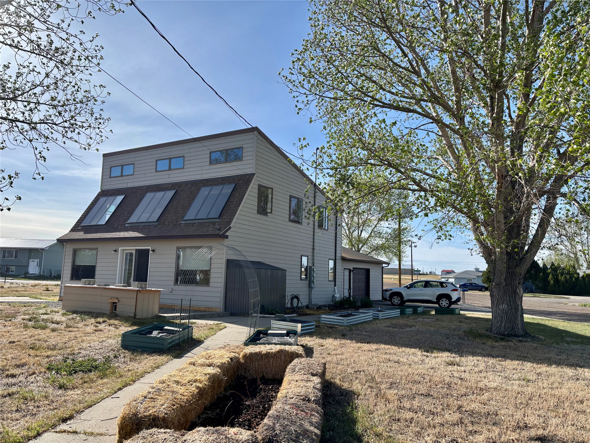 237 5th Avenue NE