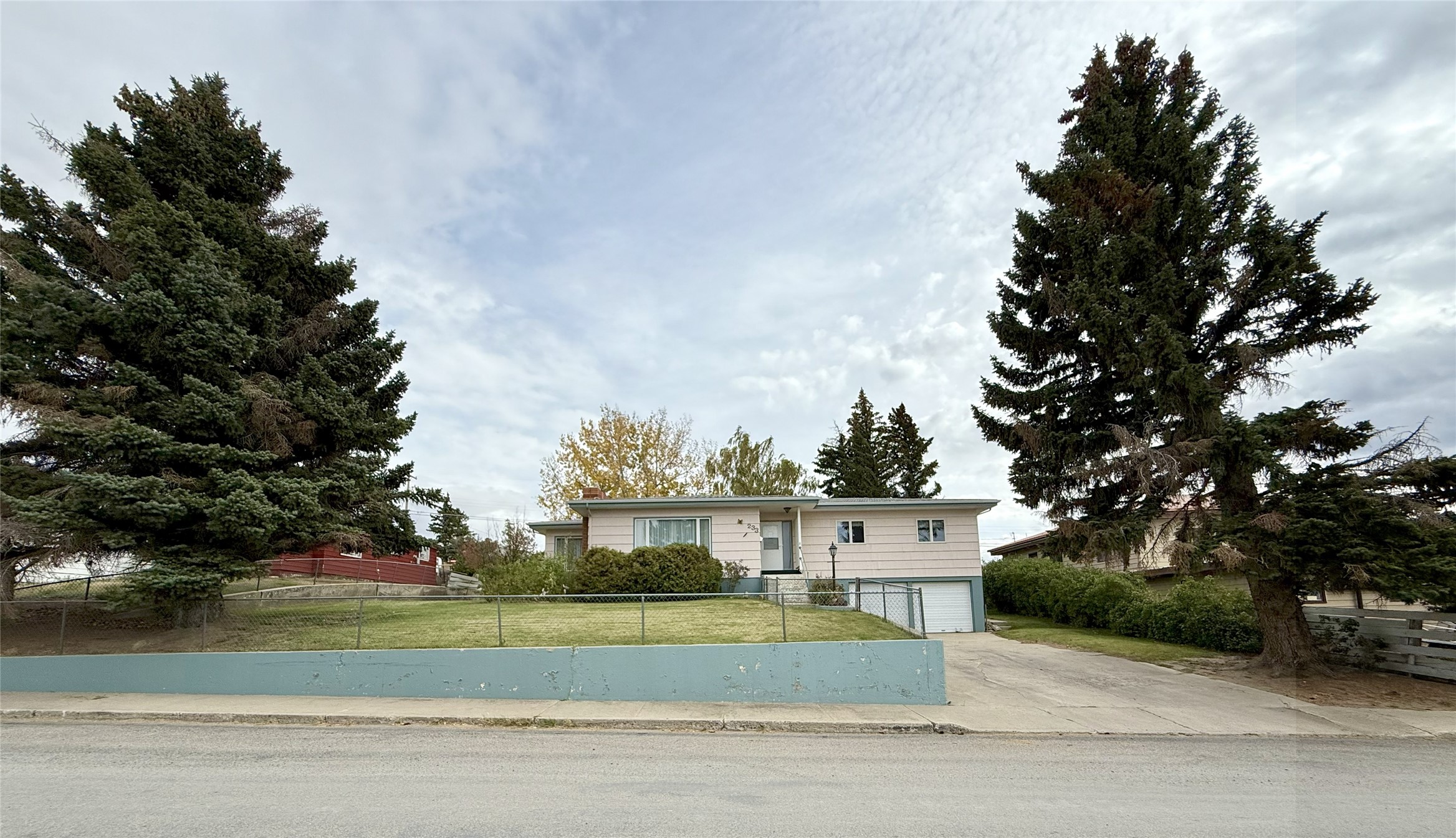 233 4th Avenue SW