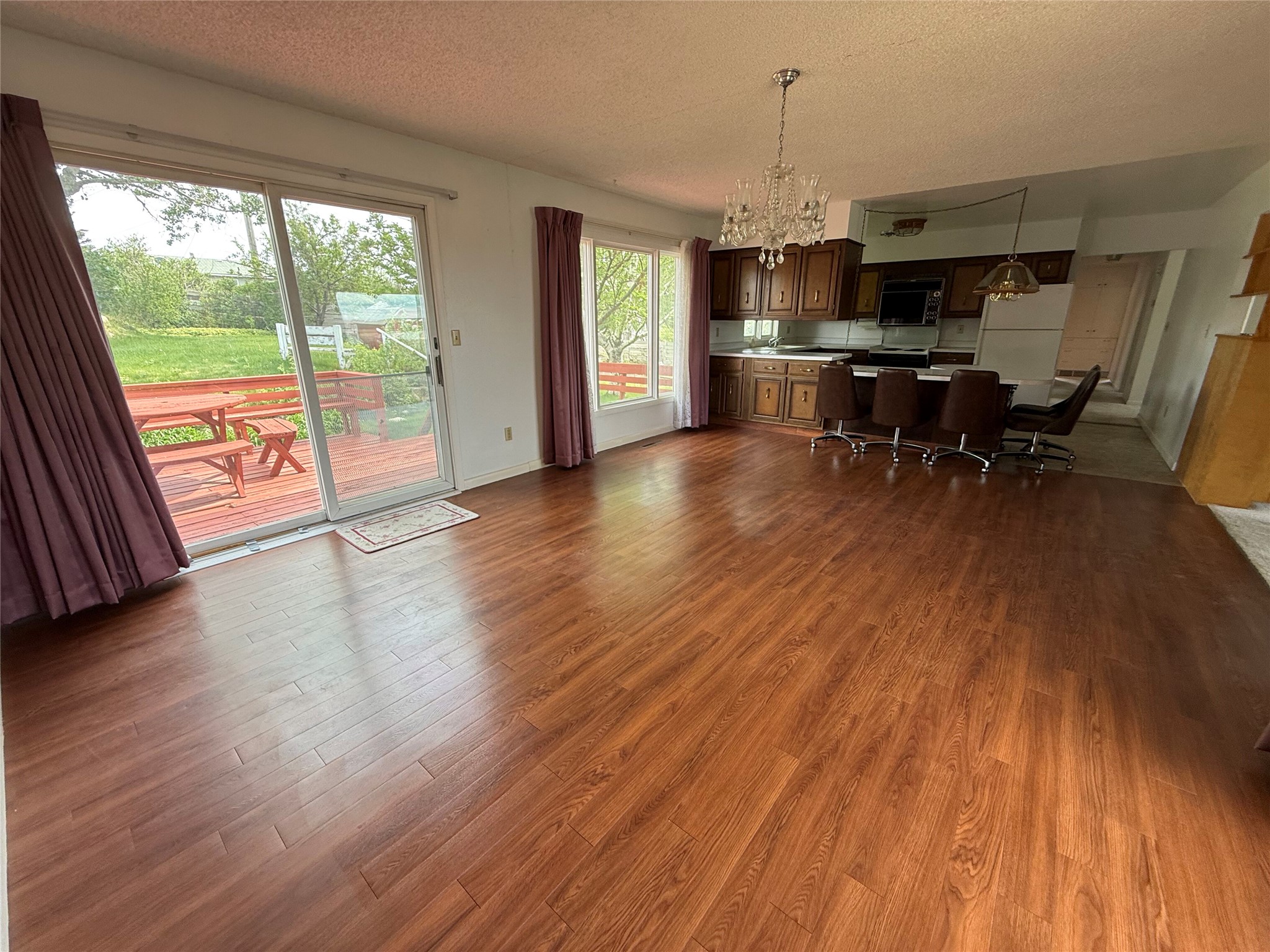 233 4th Avenue SW