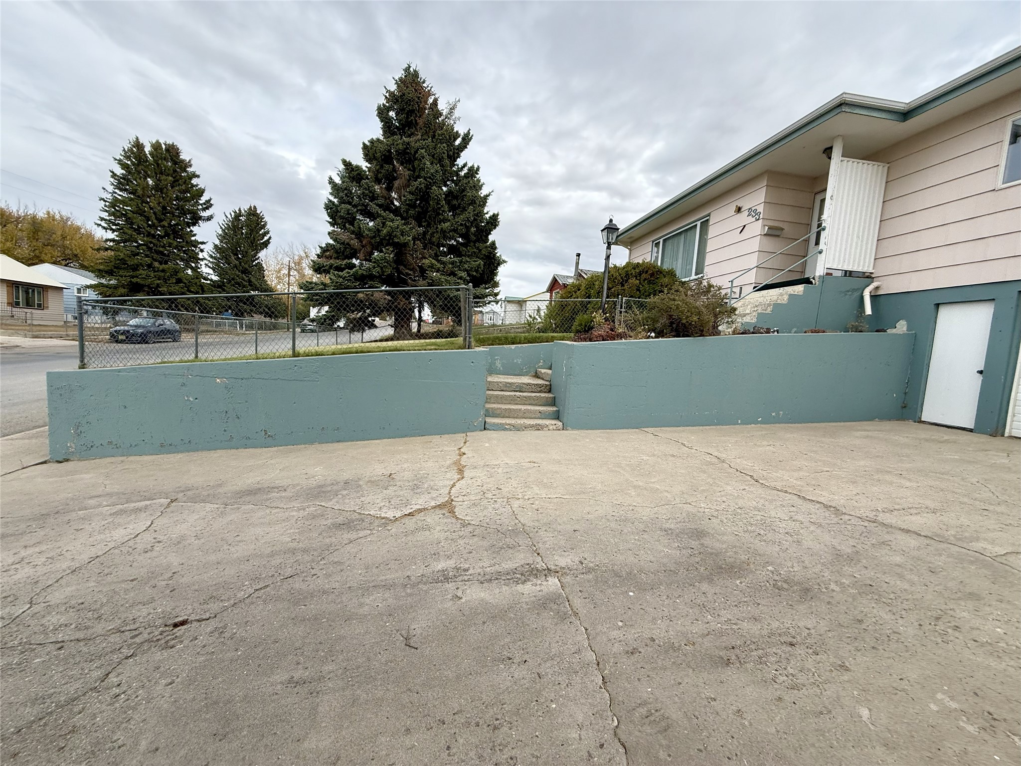 233 4th Avenue SW