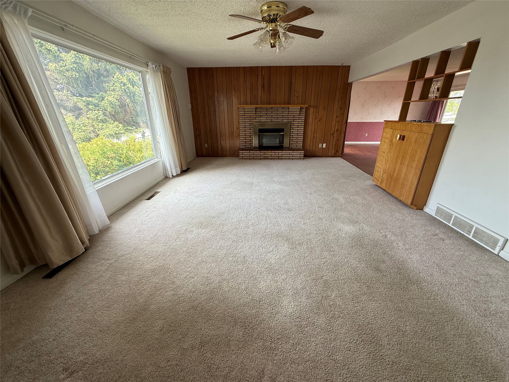 233 4th Avenue SW