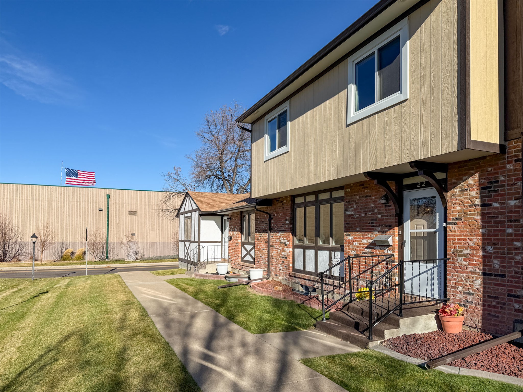 1200 32nd Street S 22