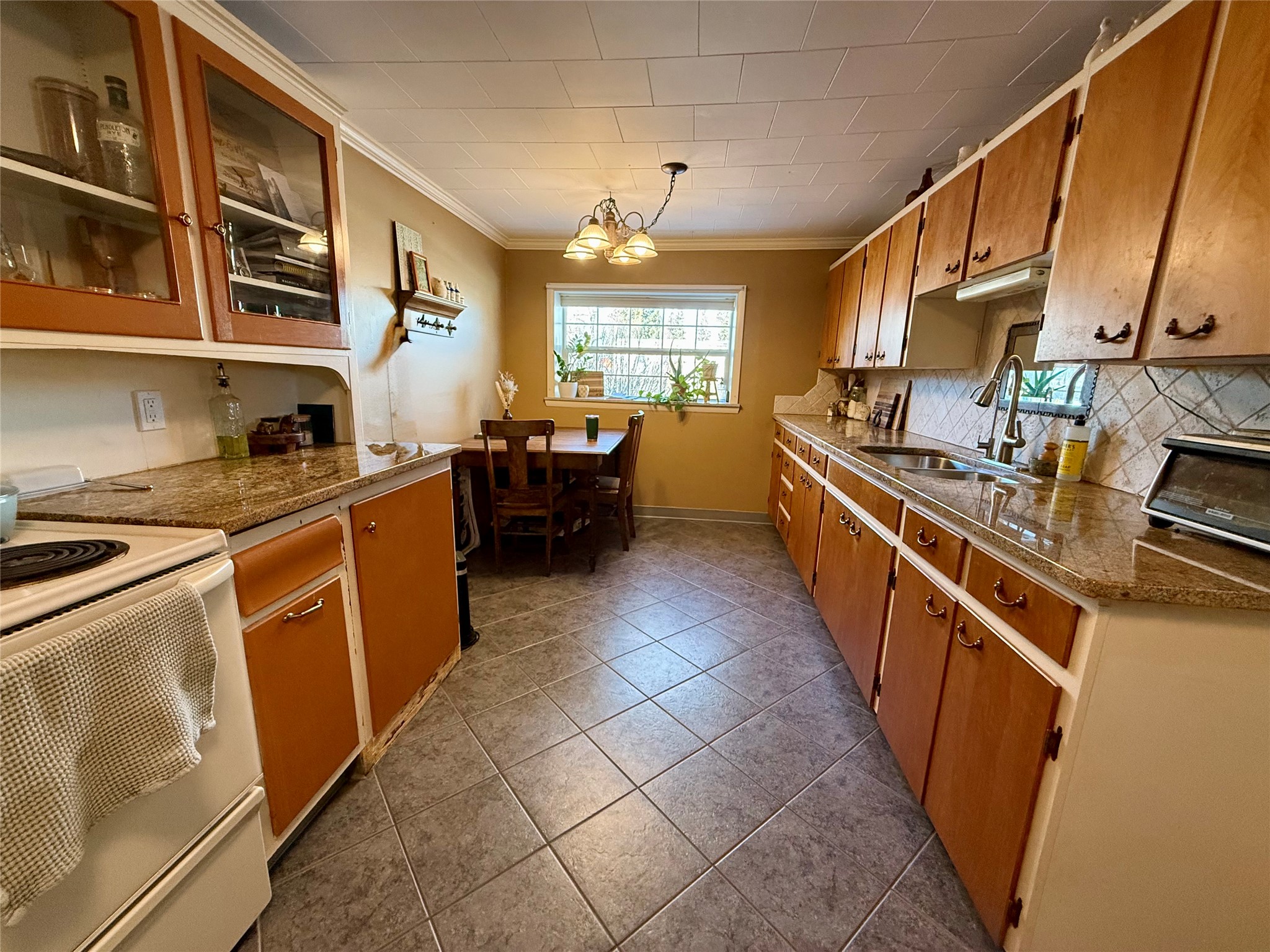 227 5th Avenue NE