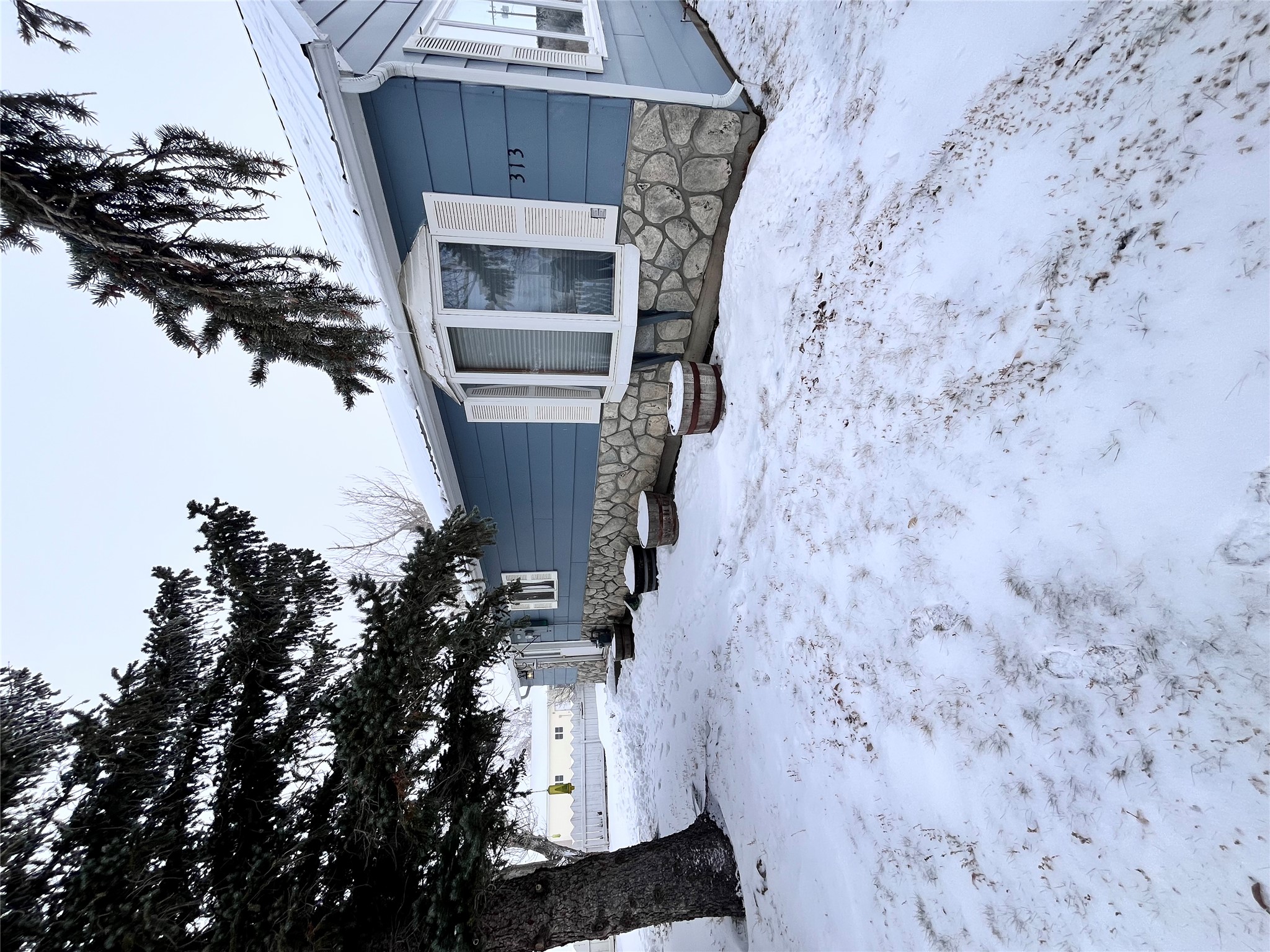 313 4th Avenue NW