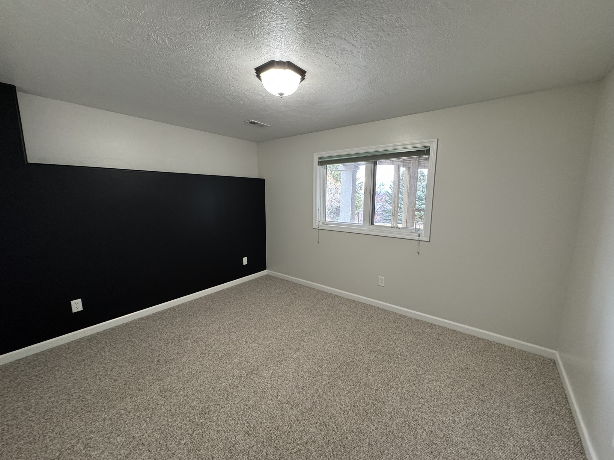 952 Valley View Drive