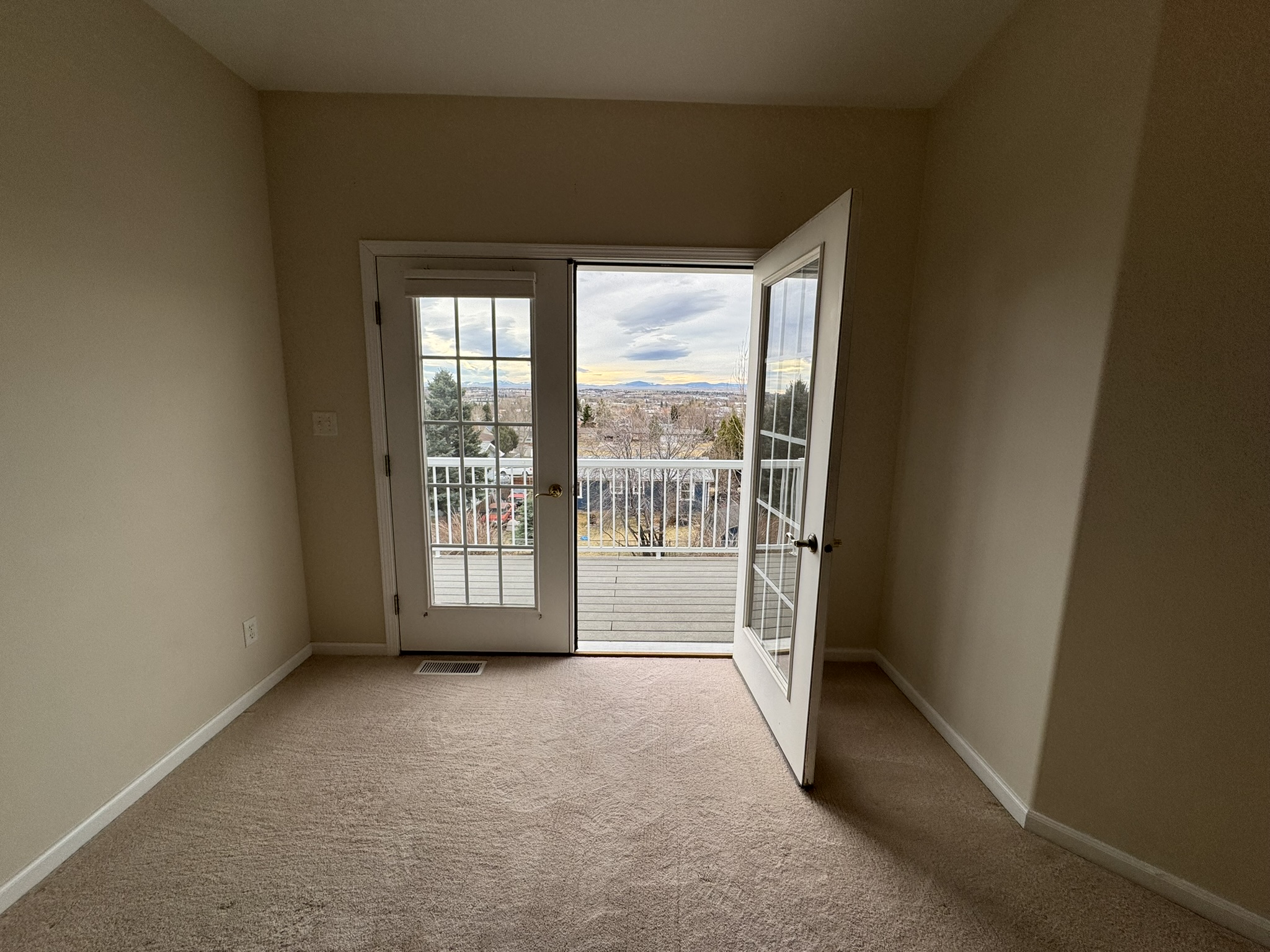 952 Valley View Drive