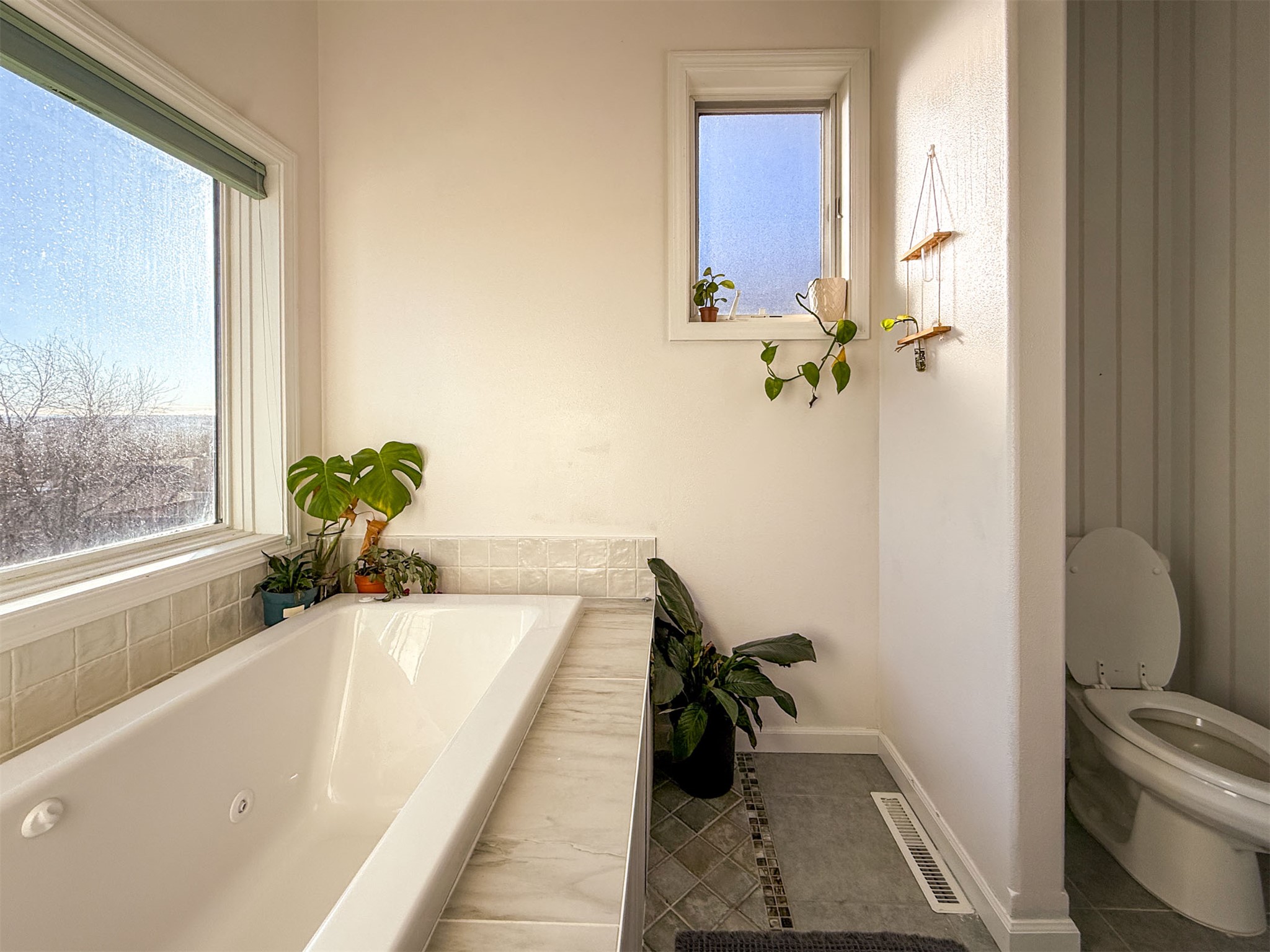 952 Valley View Drive