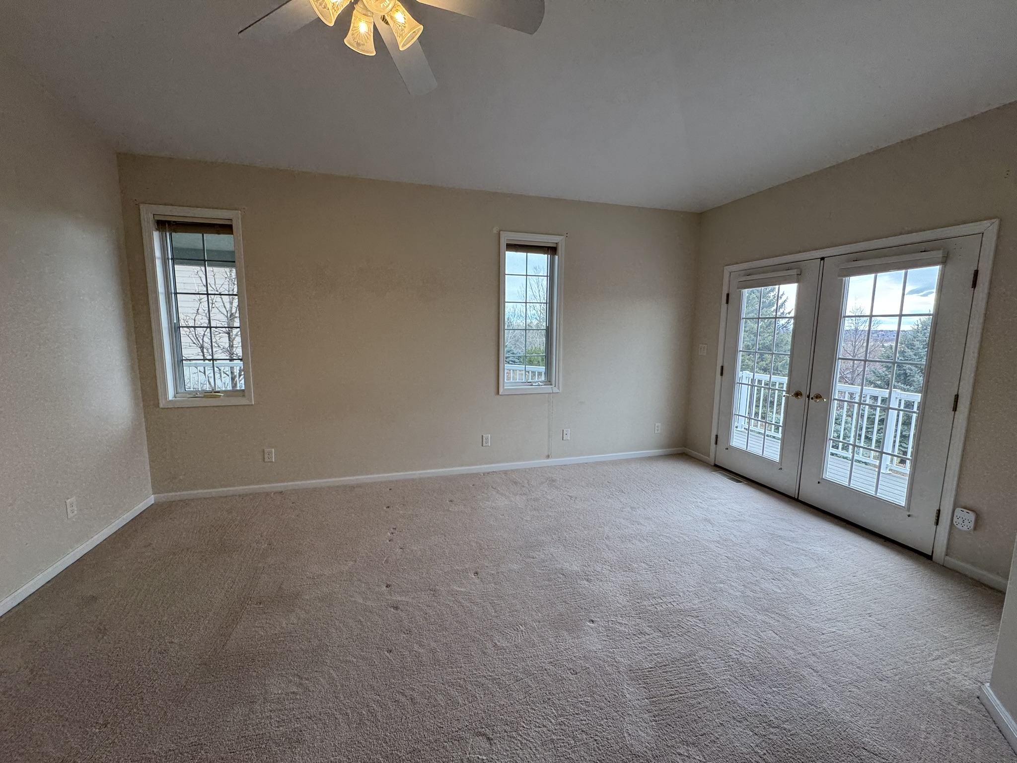 952 Valley View Drive