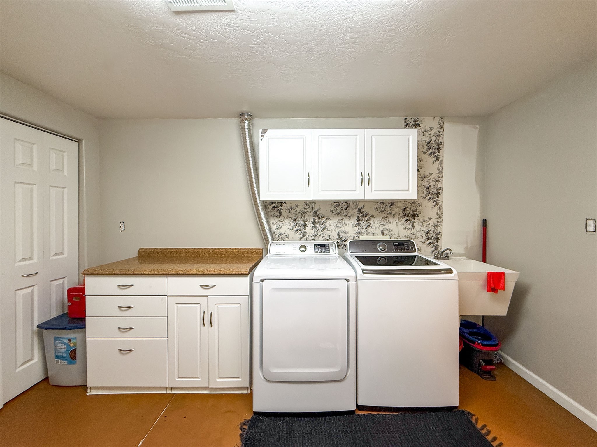 952 Valley View Drive