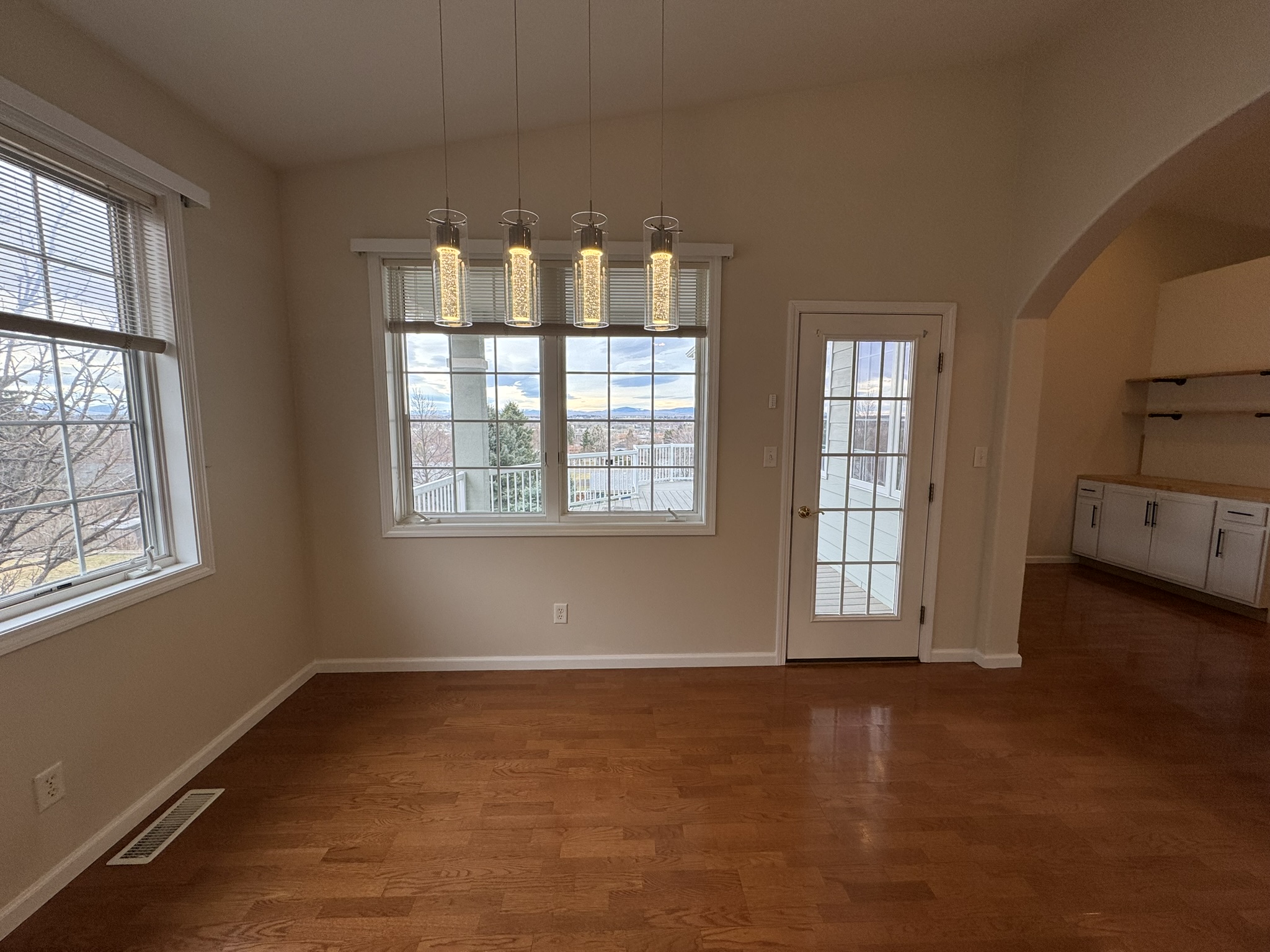 952 Valley View Drive