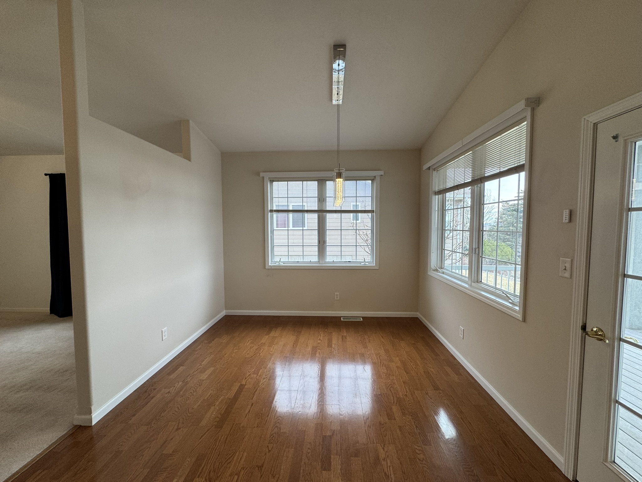 952 Valley View Drive