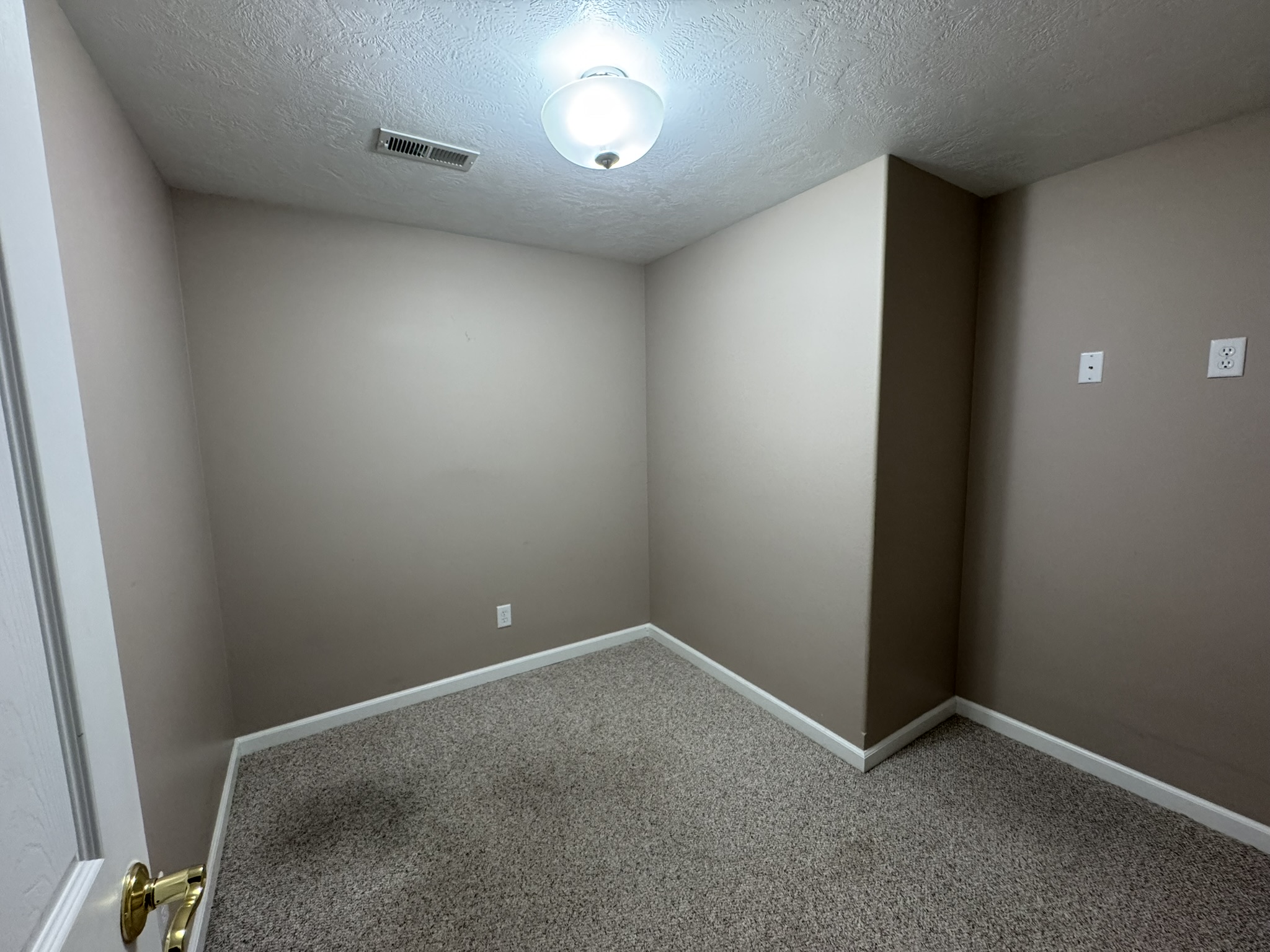 952 Valley View Drive