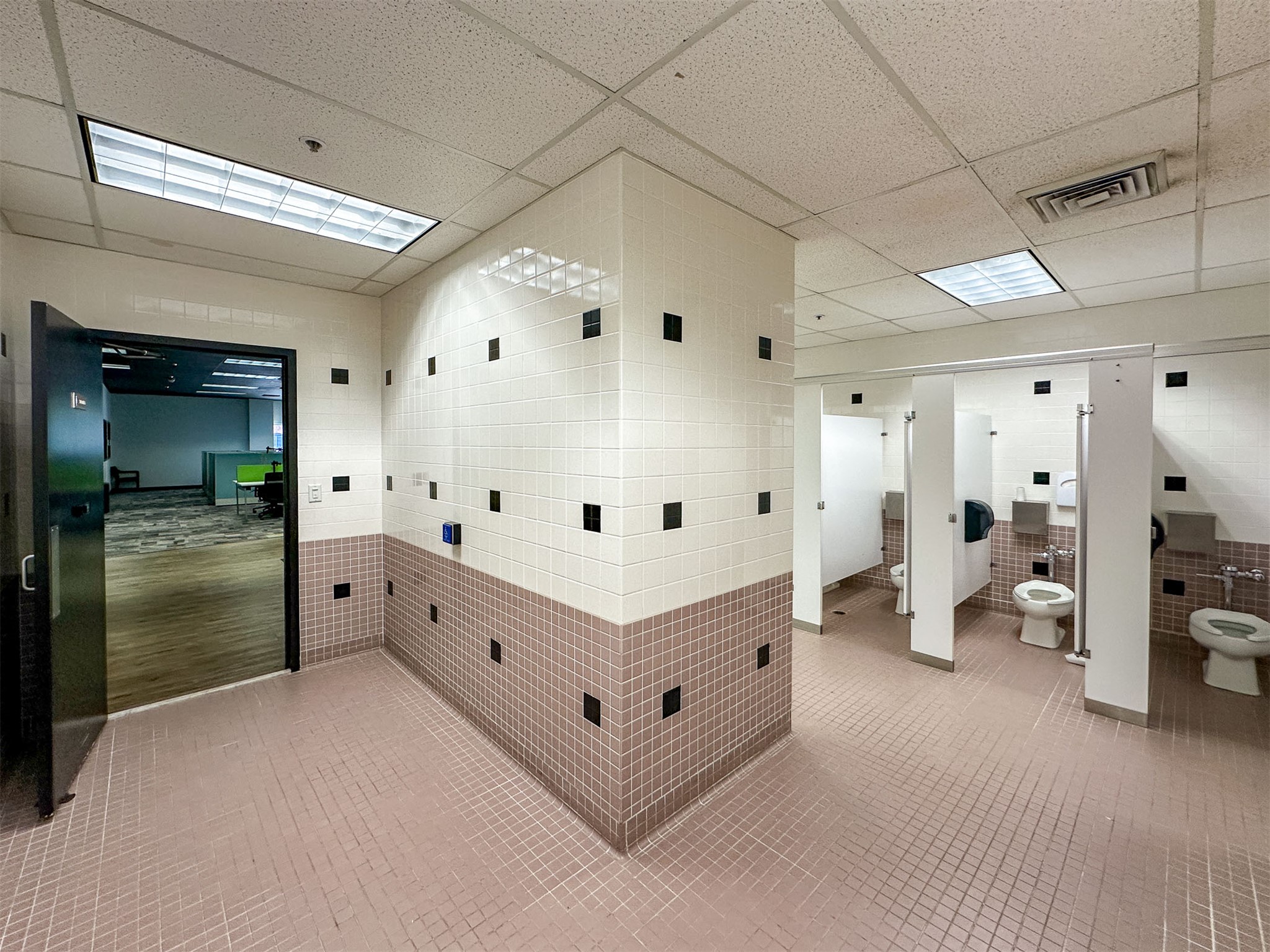 410 Central Avenue Area 2.1