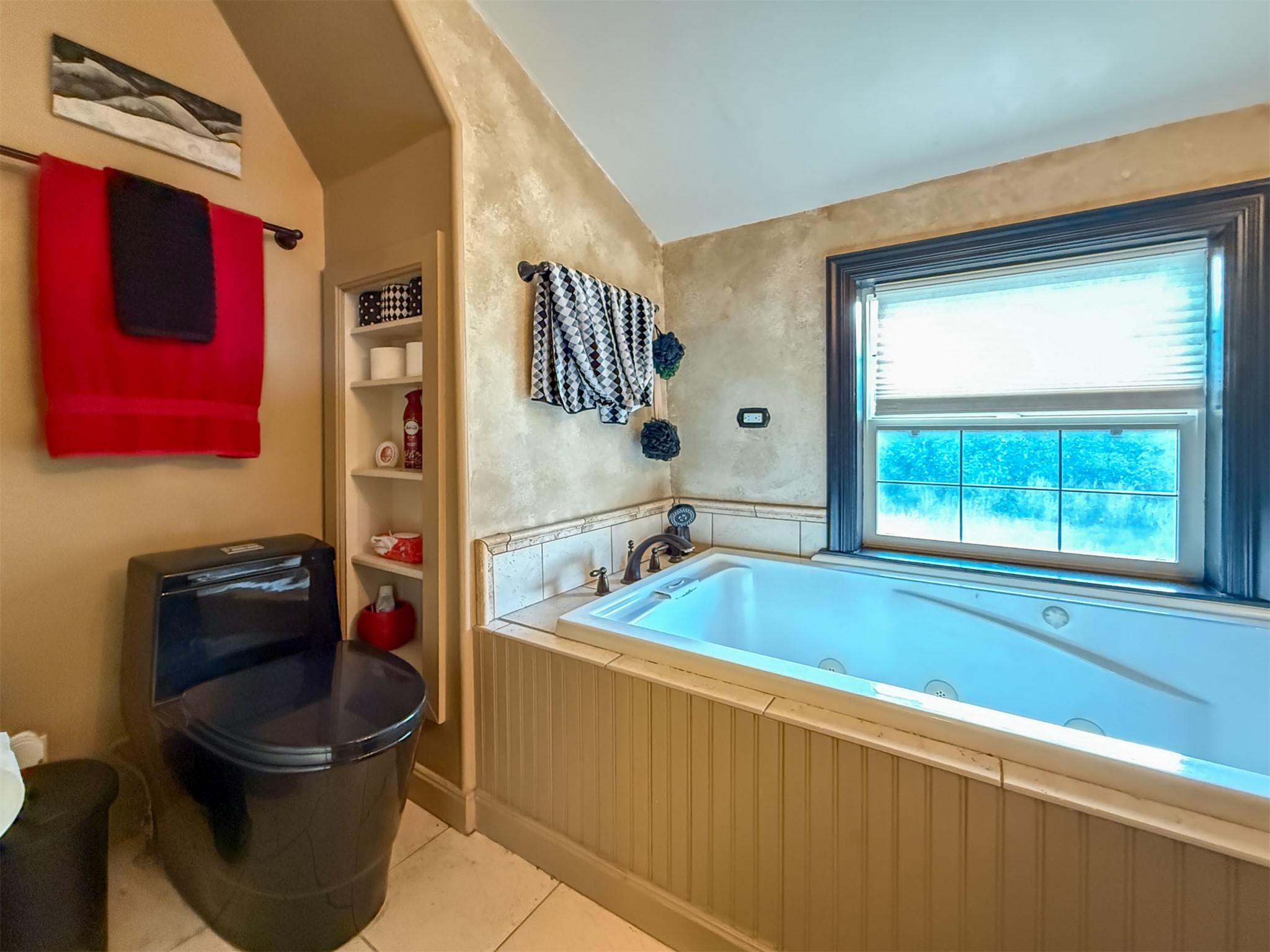 1485 E Highwood Road