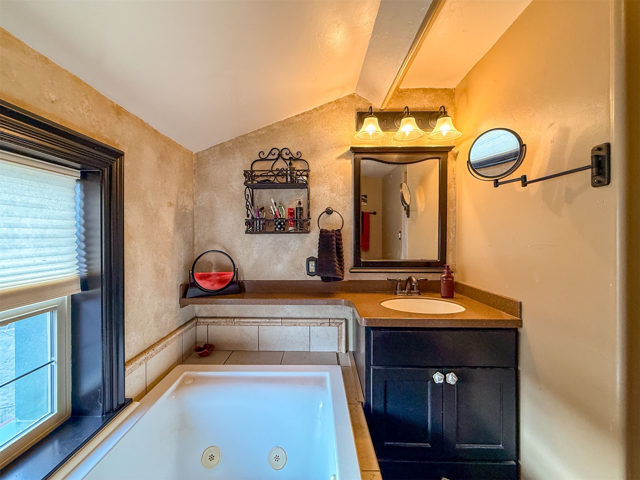 1485 E Highwood Road