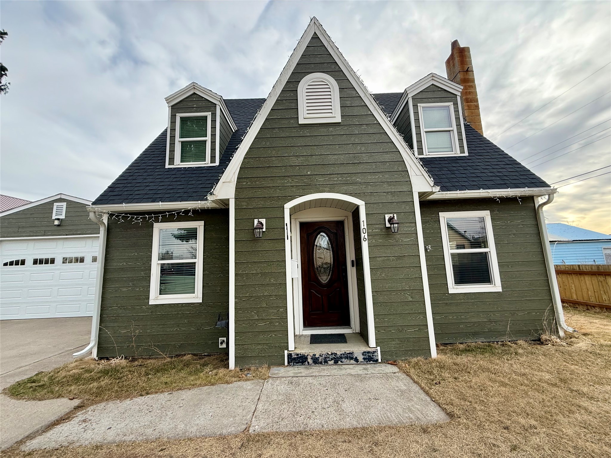 106 2nd Street SW