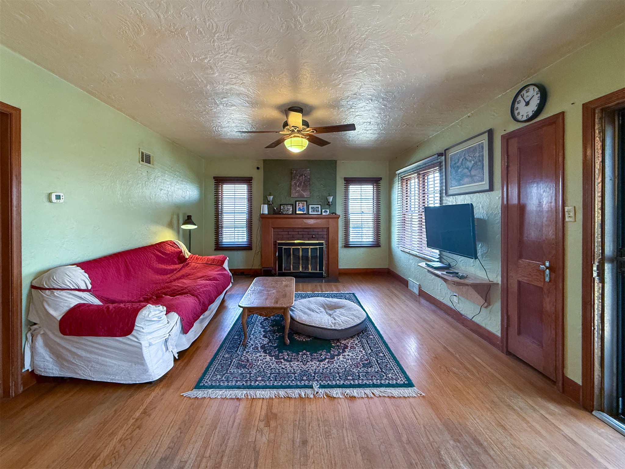 217 8th Avenue N