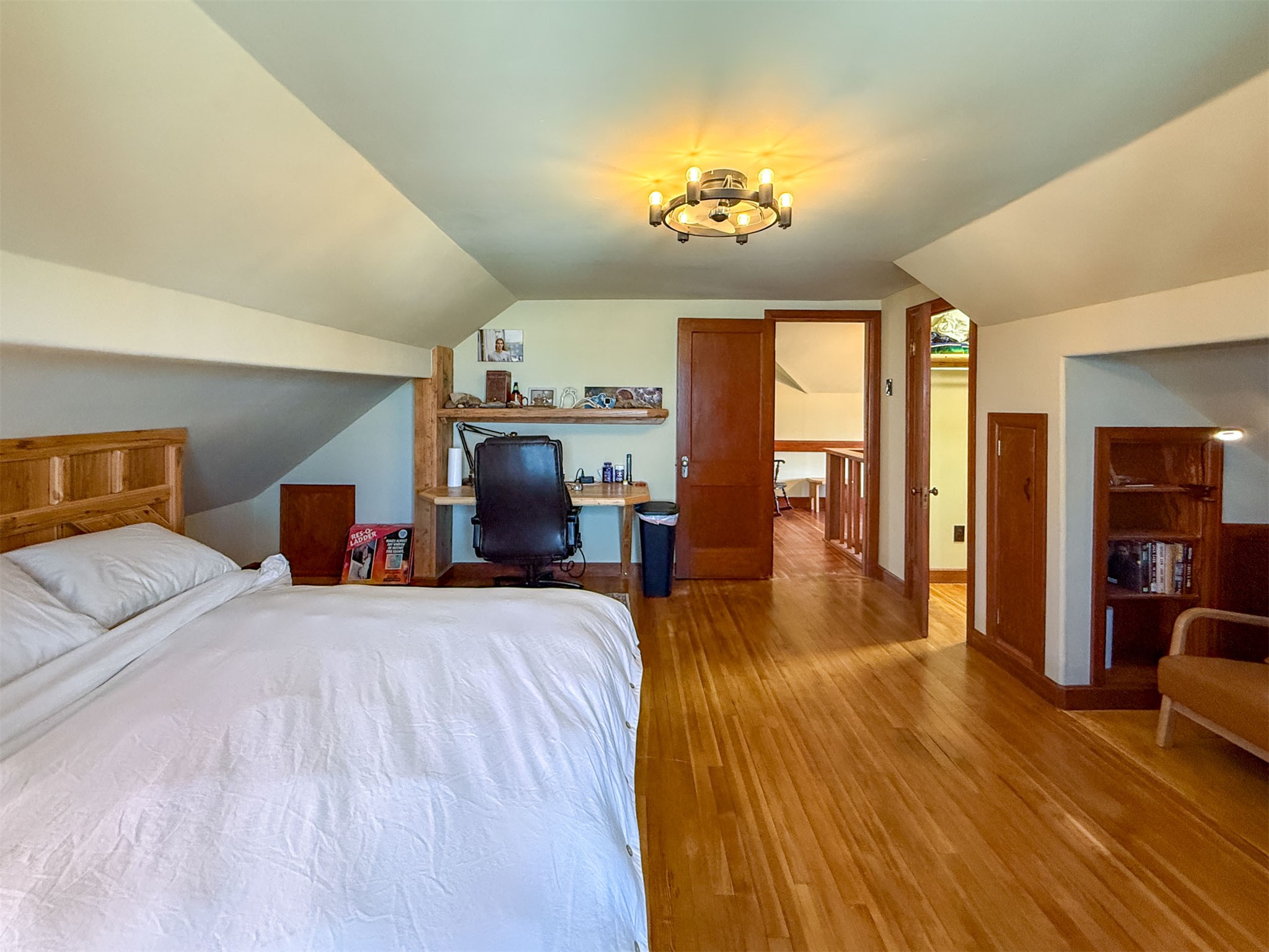 217 8th Avenue N