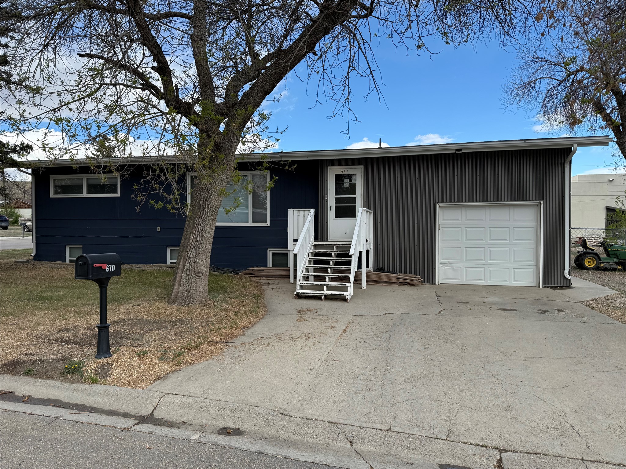 670 Benton Avenue