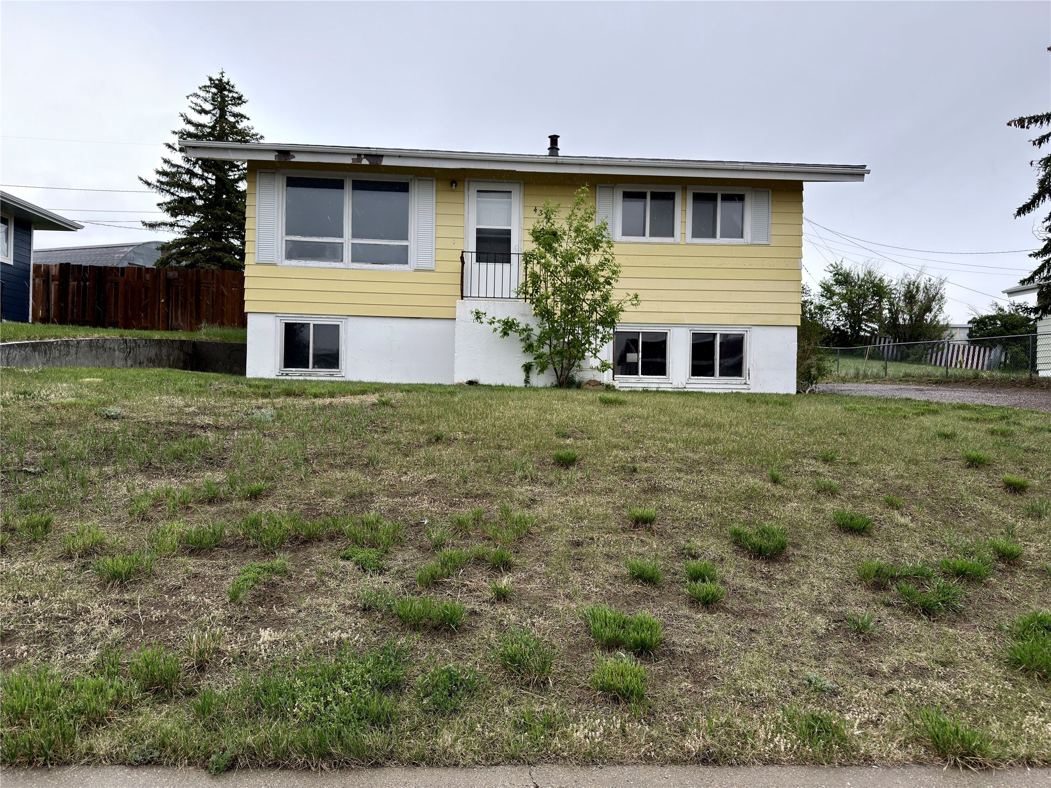 437 Mountain View Boulevard