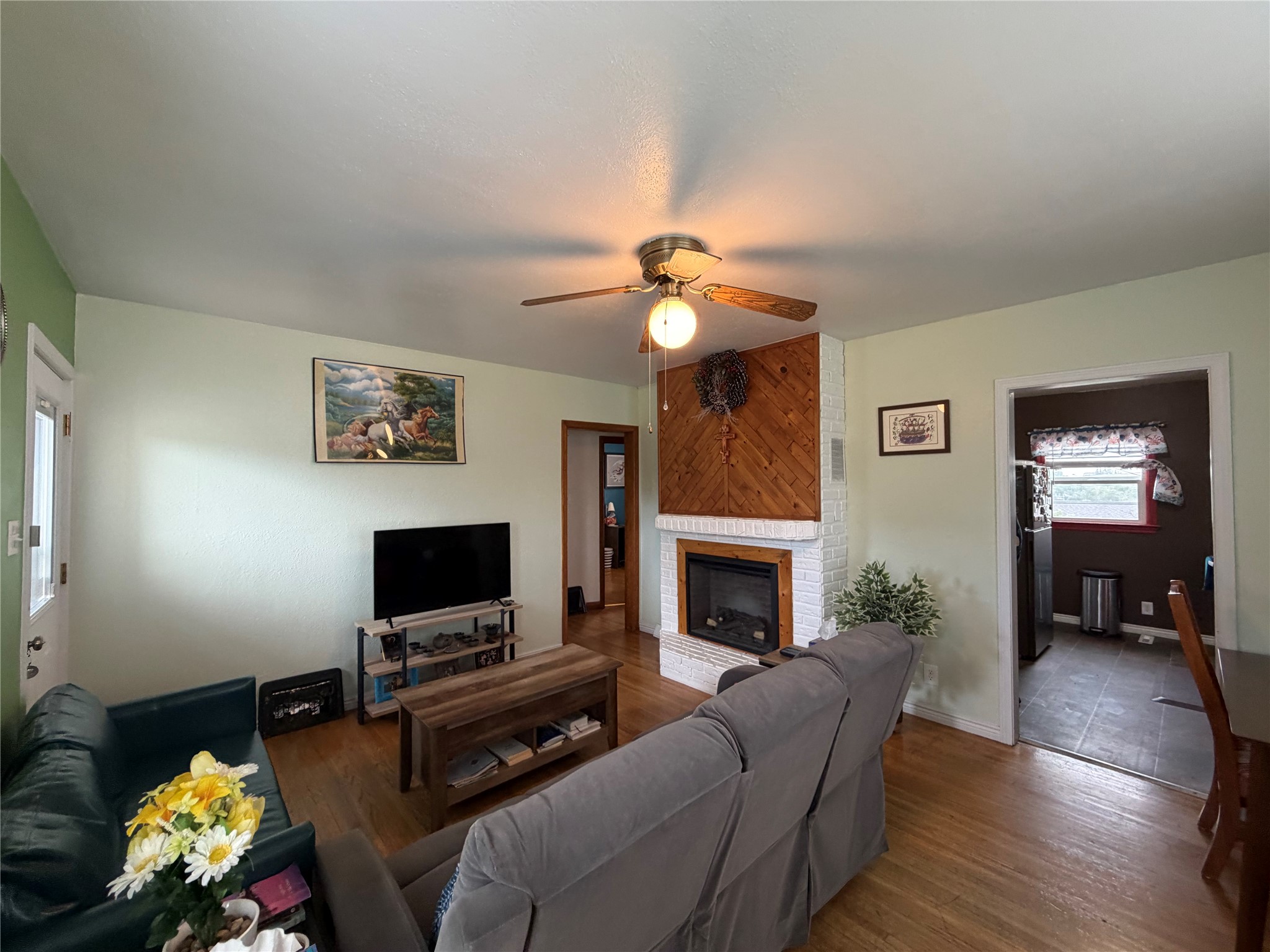 19 1st Street S