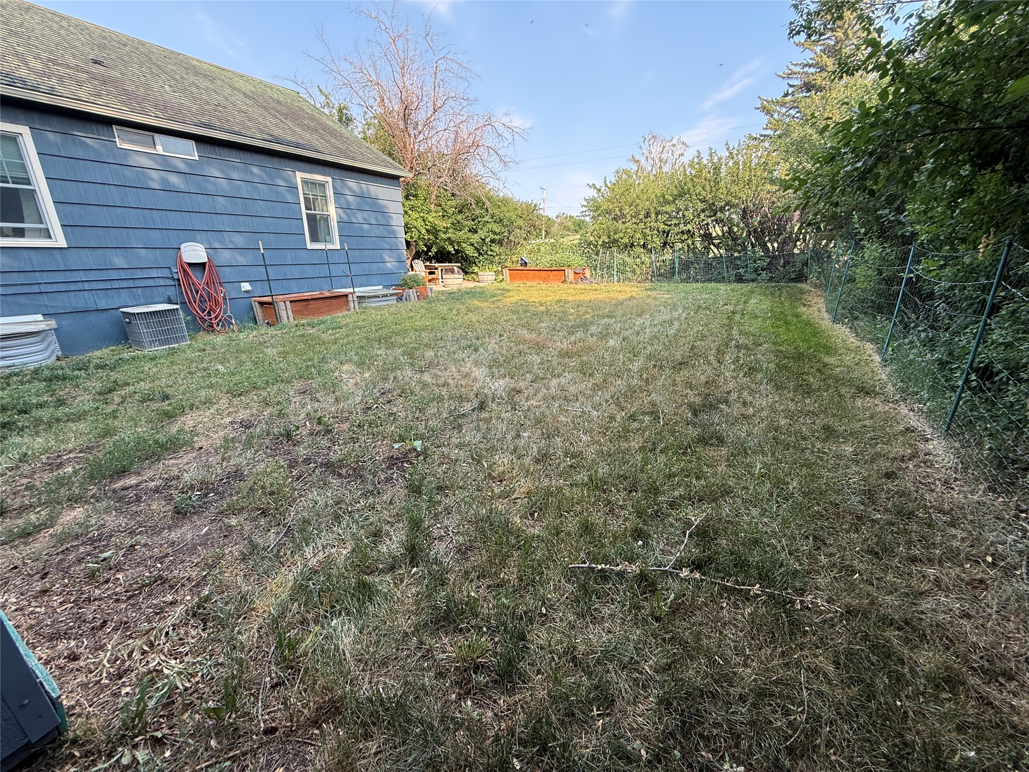 22 2nd Street SE