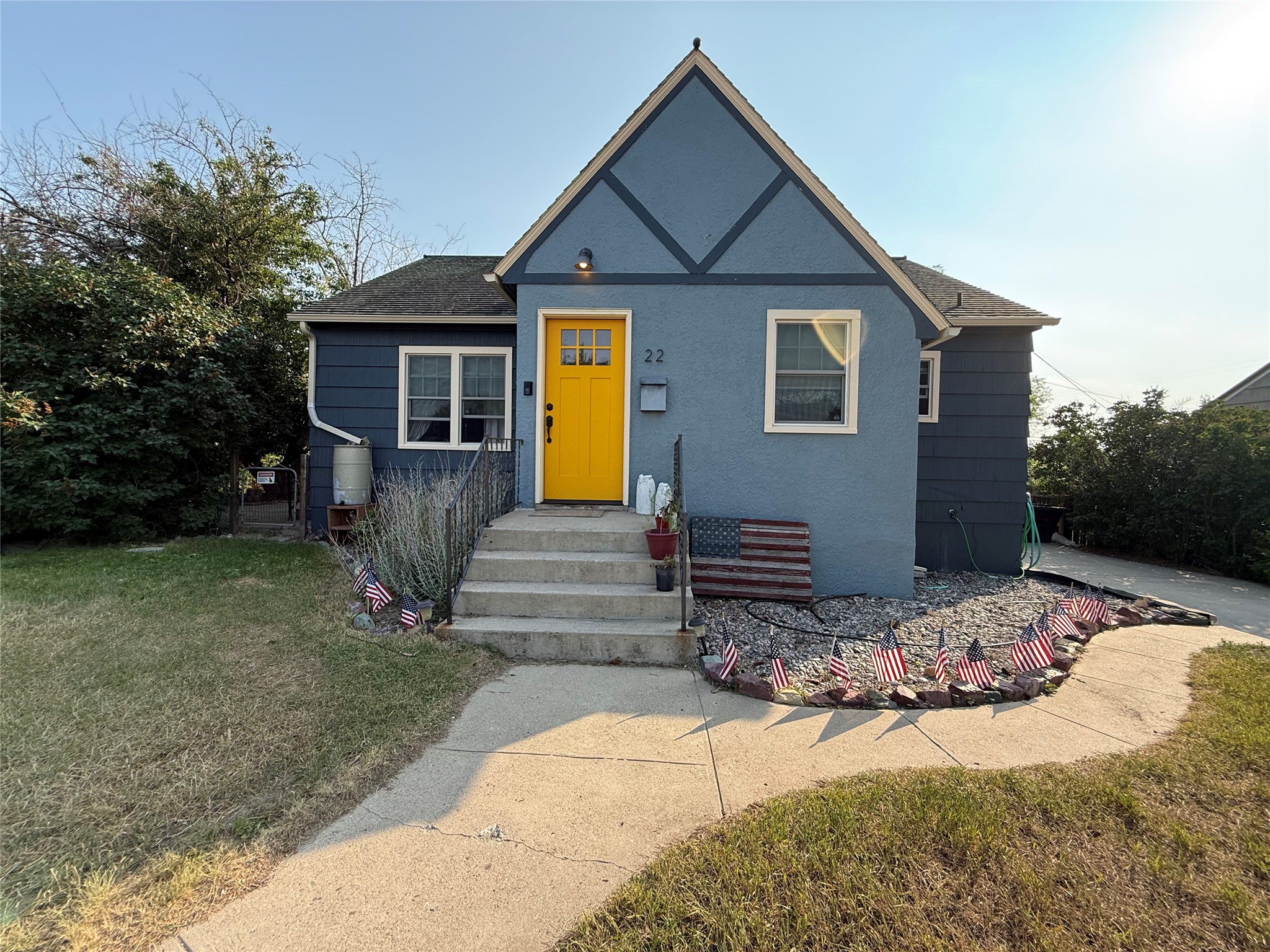 22 2nd Street SE
