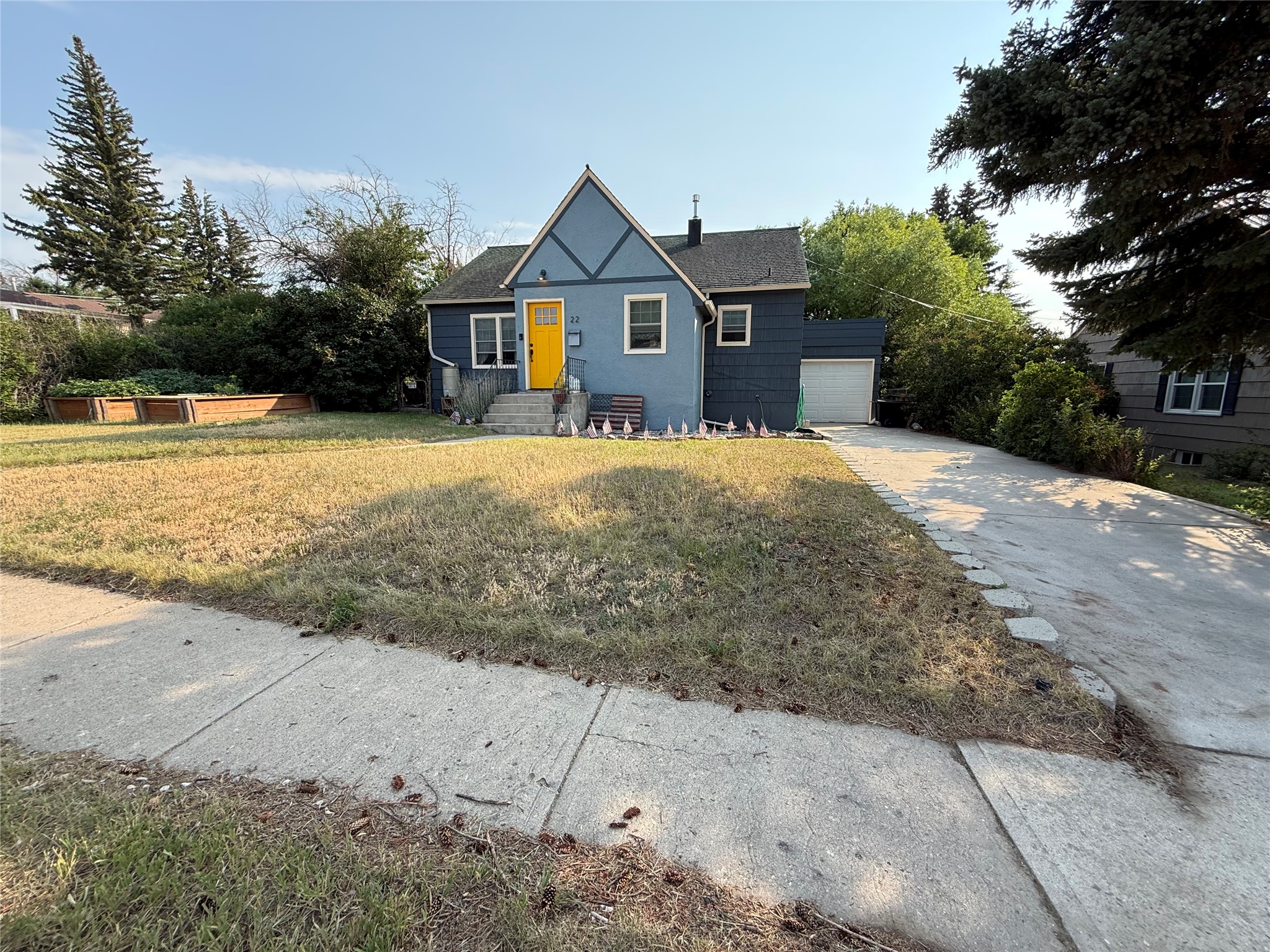 22 2nd Street SE