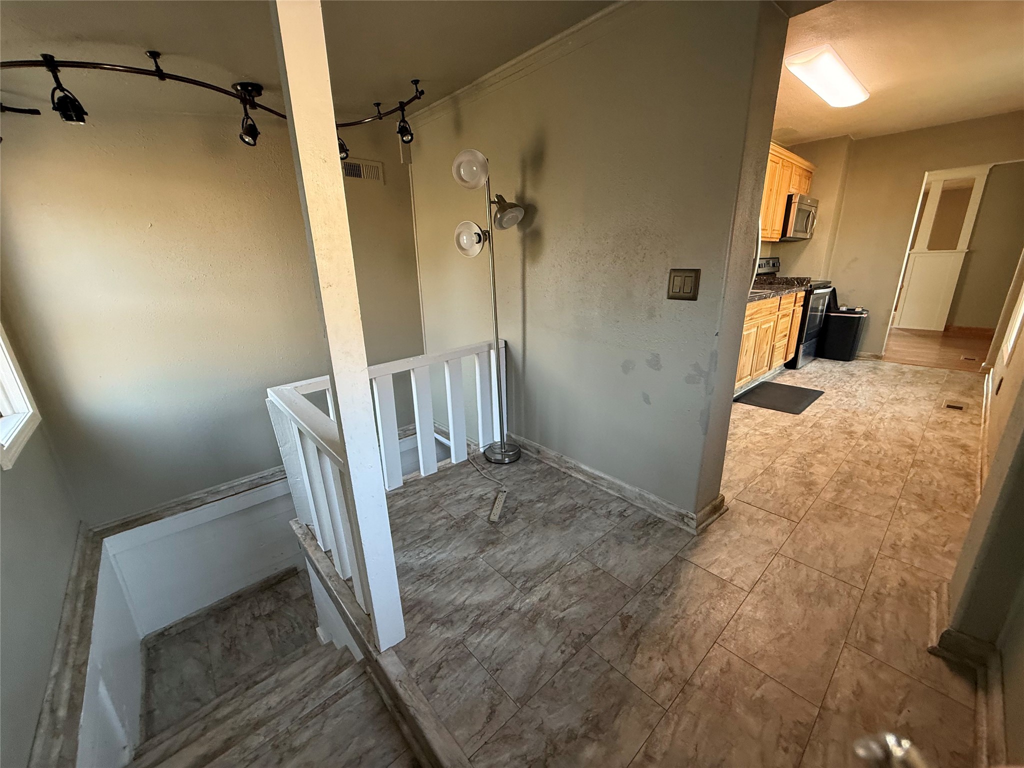 221 4th Avenue SE