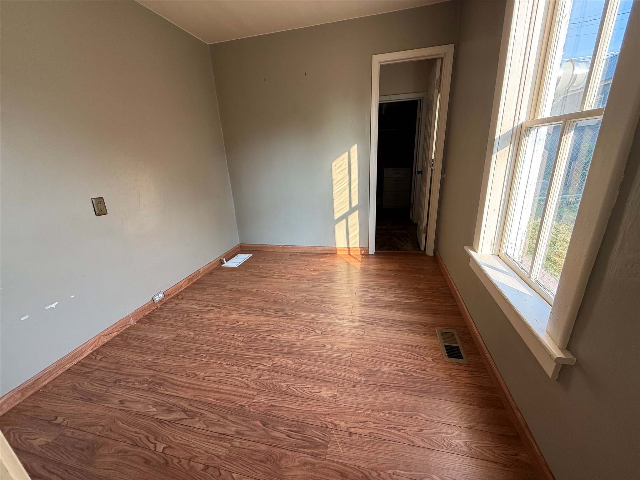 221 4th Avenue SE