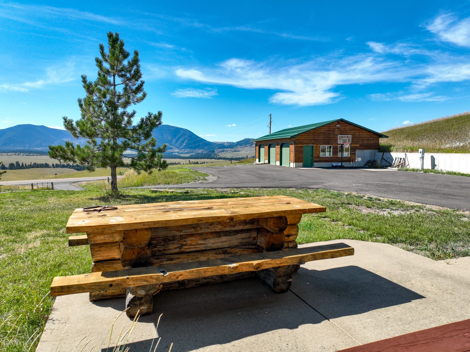 5833 Us Highway 89