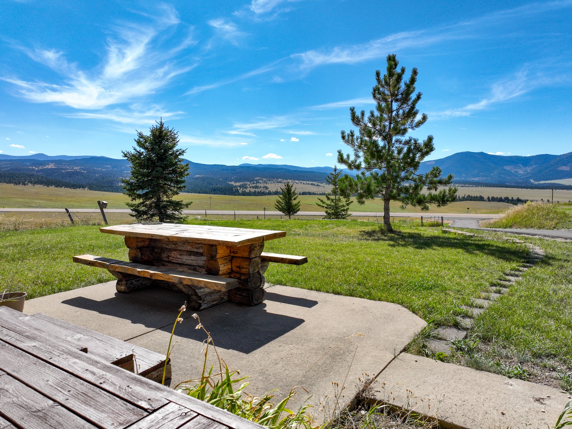 5833 Us Highway 89