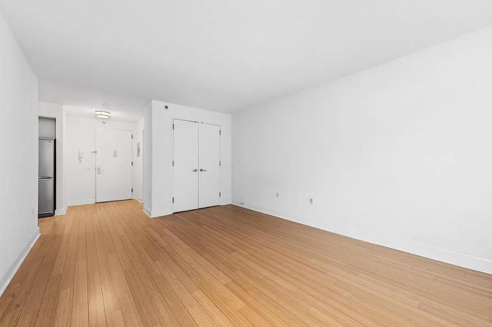 505 W 47th Street 5-DS