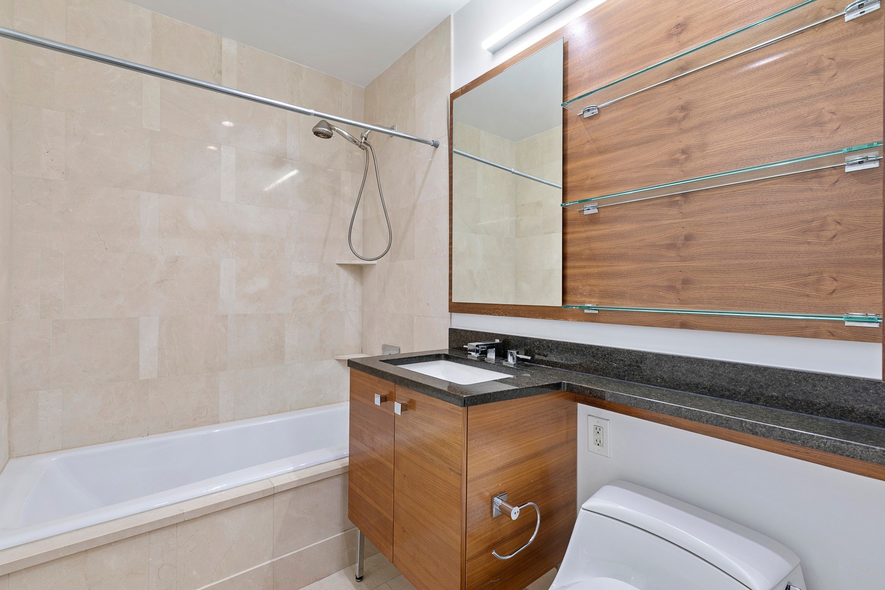 120 Riverside Boulevard 5-H