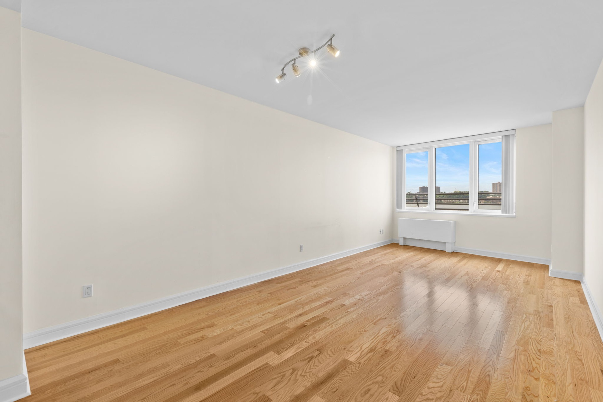 120 Riverside Boulevard 5-H