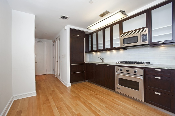 80 Riverside Boulevard 4-F