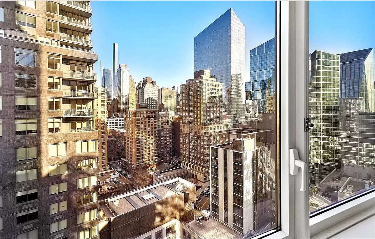 60 Riverside Boulevard 1404