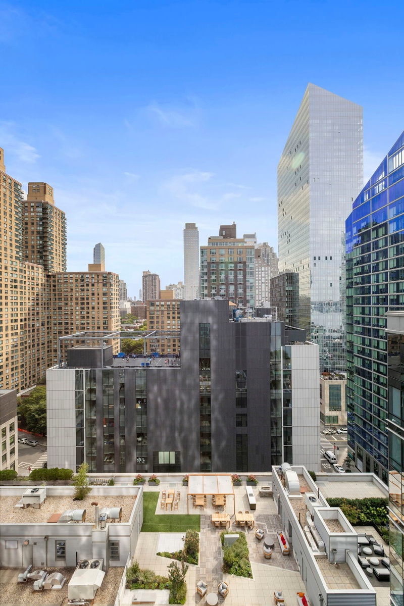50 Riverside Boulevard 17-F