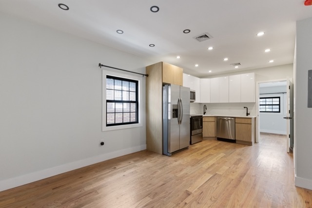 153 E 39th Street 2