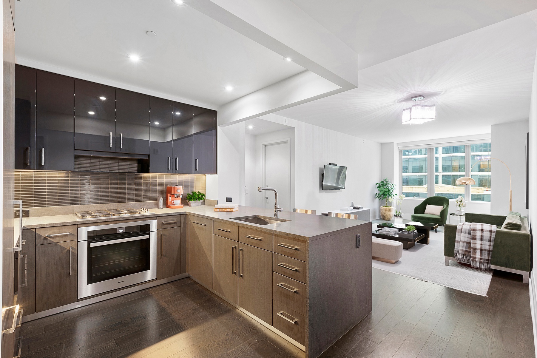 50 Riverside Boulevard 6-U