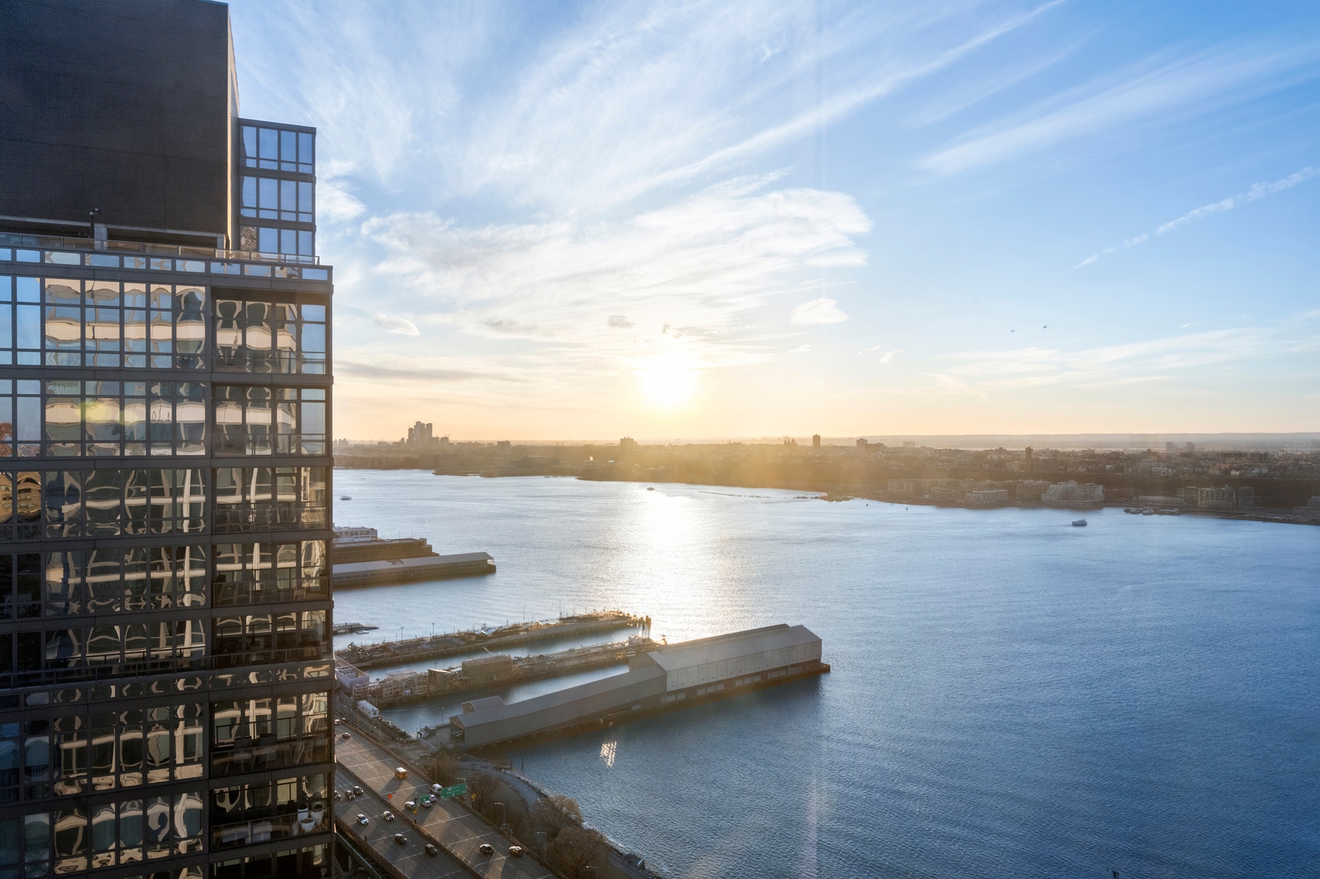 80 Riverside Boulevard PH-1B
