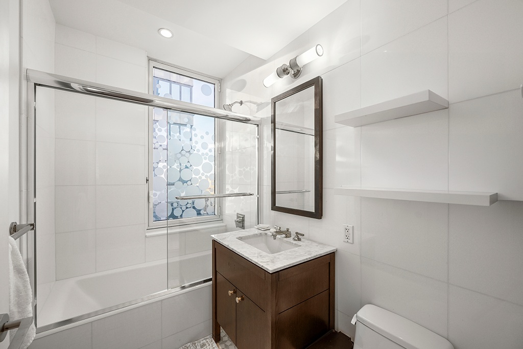 80 Riverside Boulevard PH-1B