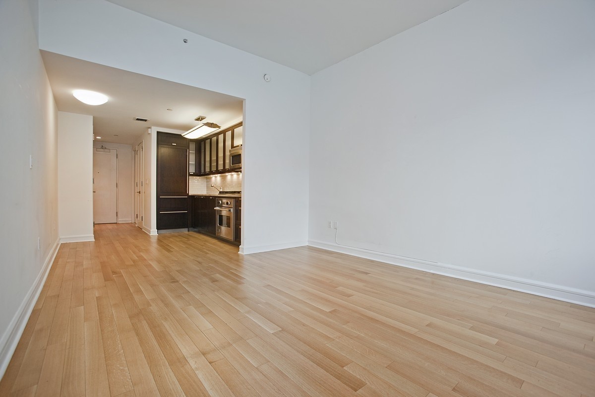 80 Riverside Boulevard 5-F