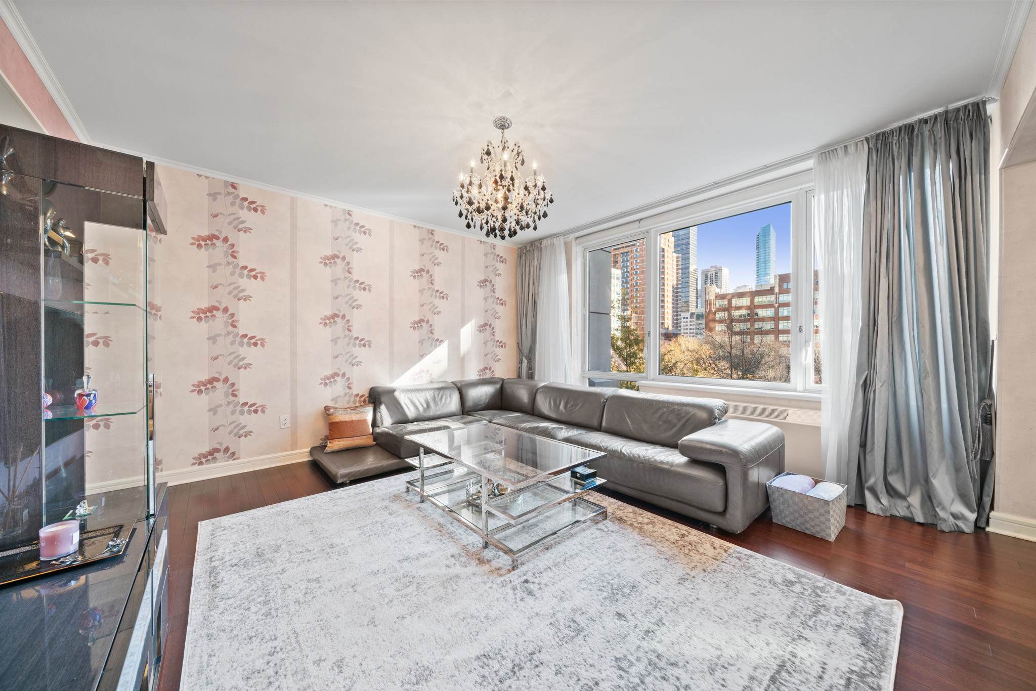 80 Riverside Boulevard 5-S