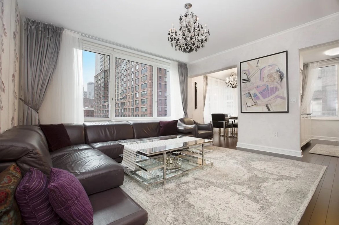 80 Riverside Boulevard 5-S