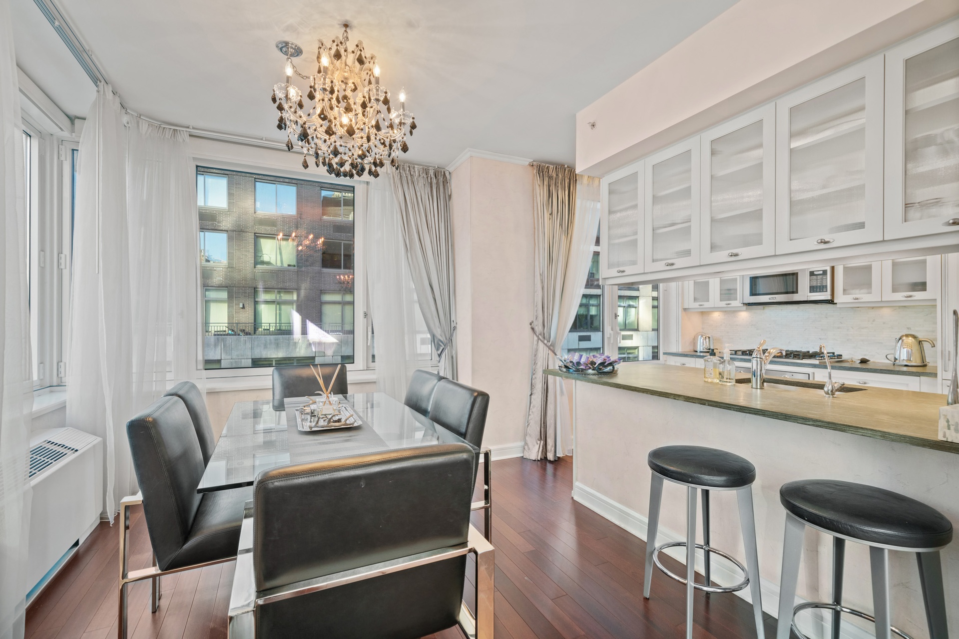 80 Riverside Boulevard 5-S