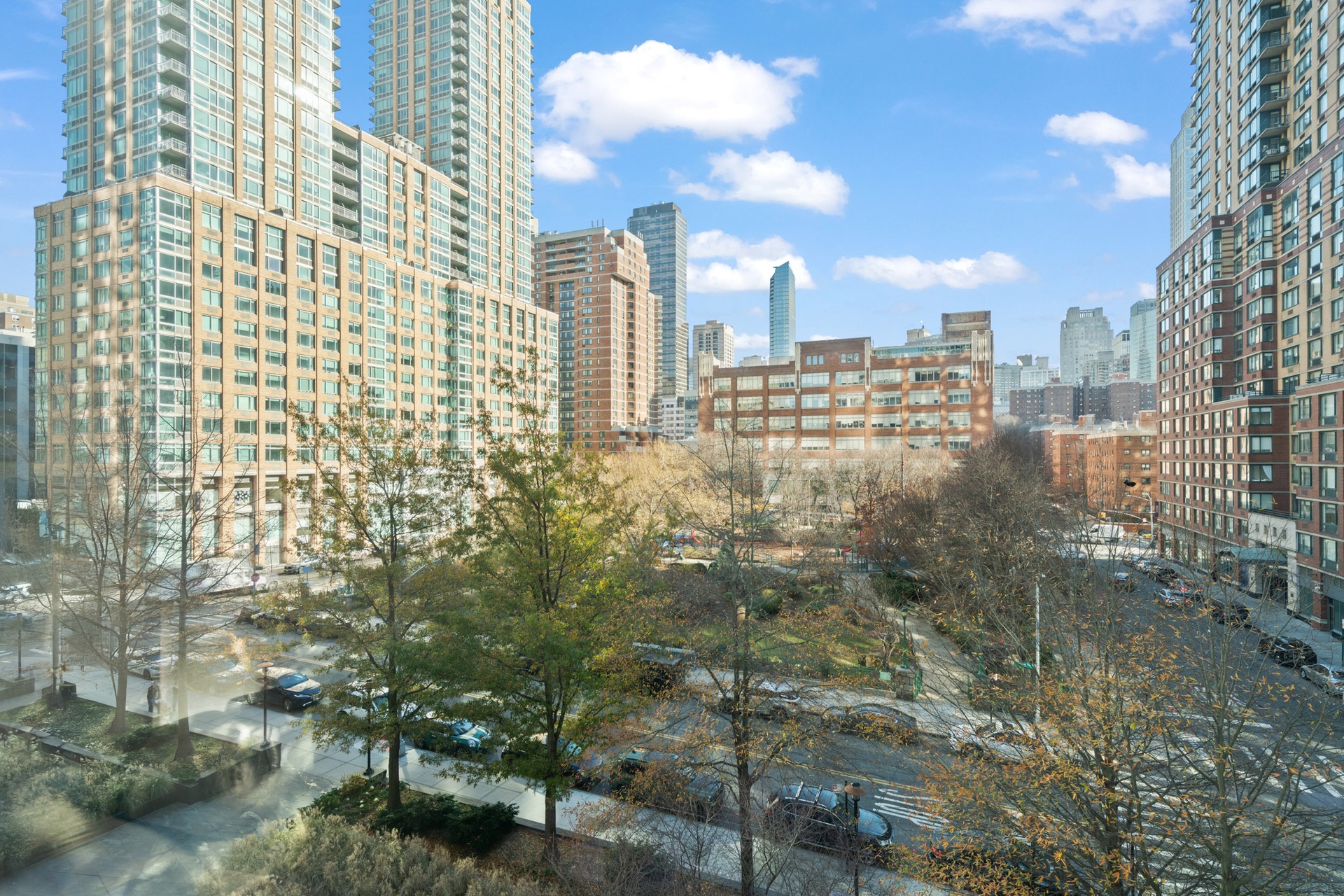 80 Riverside Boulevard 5-S