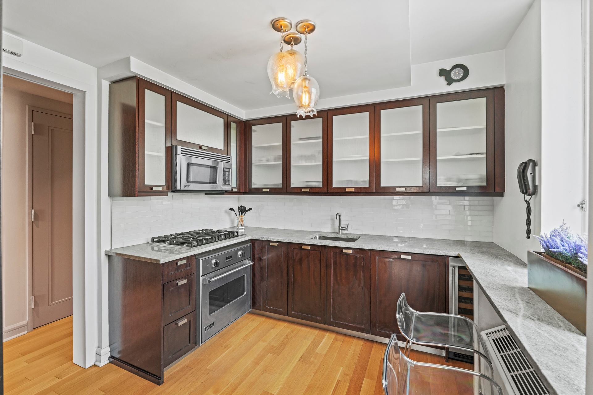 80 Riverside Boulevard 16-P