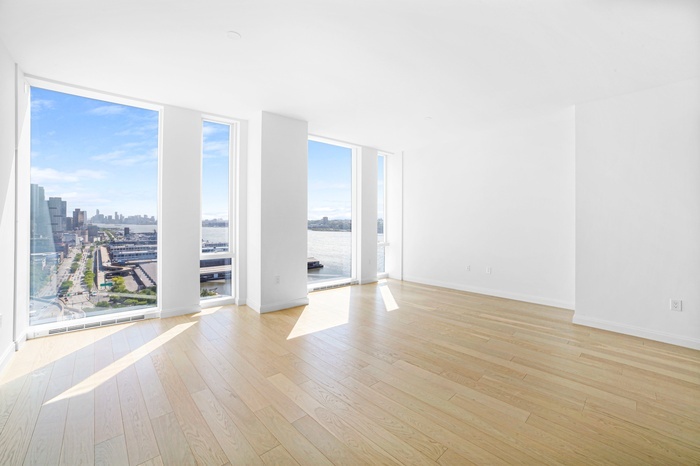 10 Riverside Boulevard 28-F
